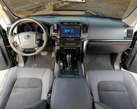 Черный Тойота Ленд Крузер 200, объемом двигателя 4.5 л и пробегом 260 тыс. км за 23500 $, фото 9 на Automoto.ua