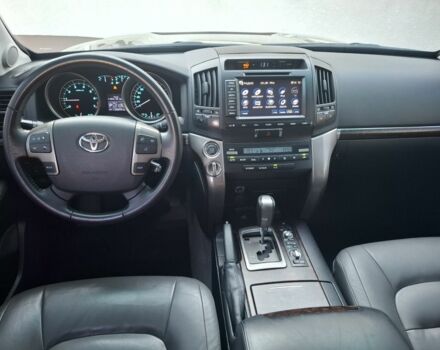 Черный Тойота Ленд Крузер 200, объемом двигателя 4.7 л и пробегом 136 тыс. км за 57000 $, фото 7 на Automoto.ua