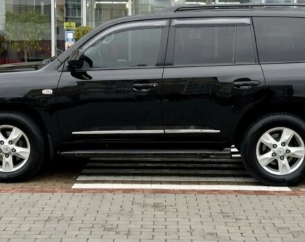 Черный Тойота Ленд Крузер 200, объемом двигателя 4.5 л и пробегом 320 тыс. км за 23500 $, фото 19 на Automoto.ua