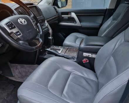 Черный Тойота Ленд Крузер 200, объемом двигателя 4.5 л и пробегом 320 тыс. км за 23500 $, фото 7 на Automoto.ua