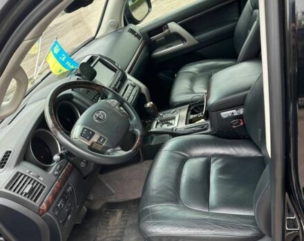 Черный Тойота Ленд Крузер 200, объемом двигателя 4.7 л и пробегом 290 тыс. км за 26250 $, фото 5 на Automoto.ua