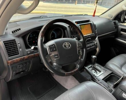 Черный Тойота Ленд Крузер 200, объемом двигателя 4.5 л и пробегом 320 тыс. км за 23500 $, фото 9 на Automoto.ua