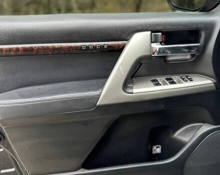 Черный Тойота Ленд Крузер 200, объемом двигателя 4.5 л и пробегом 253 тыс. км за 32500 $, фото 23 на Automoto.ua