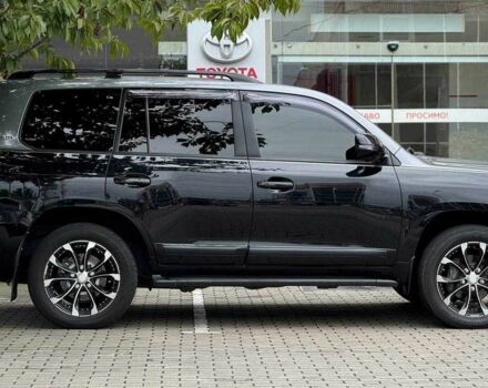 Черный Тойота Ленд Крузер 200, объемом двигателя 4.5 л и пробегом 268 тыс. км за 33637 $, фото 3 на Automoto.ua