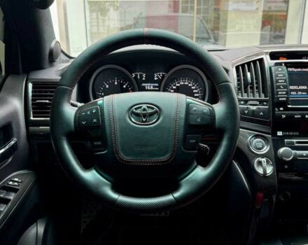 Черный Тойота Ленд Крузер 200, объемом двигателя 4.5 л и пробегом 268 тыс. км за 33637 $, фото 10 на Automoto.ua