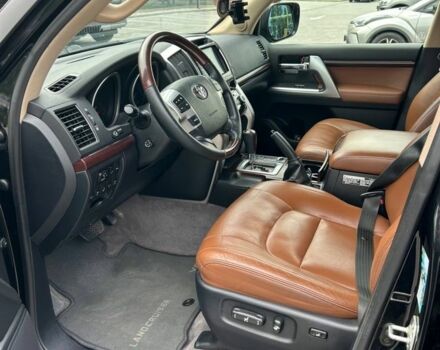 Черный Тойота Ленд Крузер 200, объемом двигателя 4.5 л и пробегом 152 тыс. км за 41000 $, фото 4 на Automoto.ua