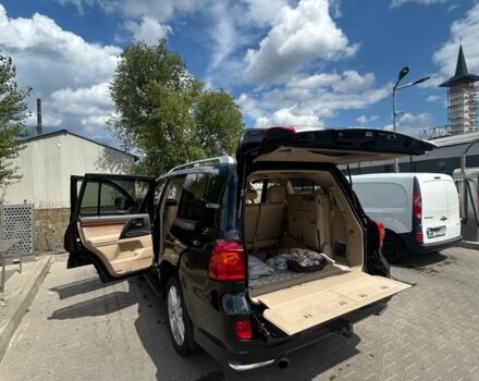 Черный Тойота Ленд Крузер 200, объемом двигателя 0 л и пробегом 74 тыс. км за 0 $, фото 2 на Automoto.ua