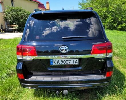 Чорний Тойота Ленд Крузер 200, об'ємом двигуна 4.5 л та пробігом 240 тис. км за 44000 $, фото 2 на Automoto.ua