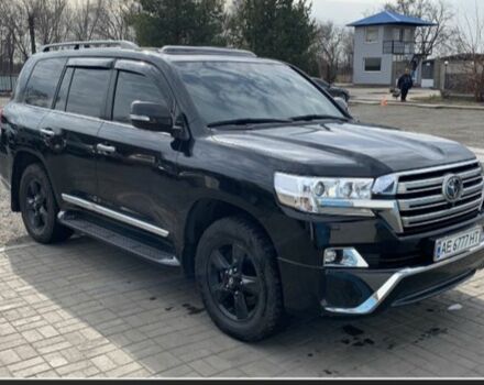 Черный Тойота Ленд Крузер 200, объемом двигателя 4.5 л и пробегом 220 тыс. км за 54994 $, фото 5 на Automoto.ua