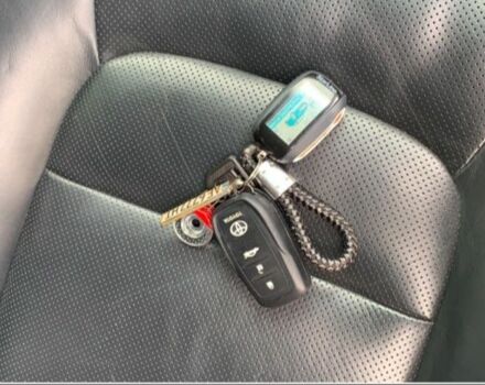 Черный Тойота Ленд Крузер 200, объемом двигателя 4.5 л и пробегом 220 тыс. км за 54994 $, фото 8 на Automoto.ua