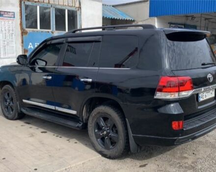 Черный Тойота Ленд Крузер 200, объемом двигателя 4.5 л и пробегом 220 тыс. км за 54994 $, фото 11 на Automoto.ua