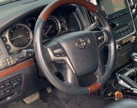 Черный Тойота Ленд Крузер 200, объемом двигателя 4.5 л и пробегом 220 тыс. км за 54994 $, фото 4 на Automoto.ua