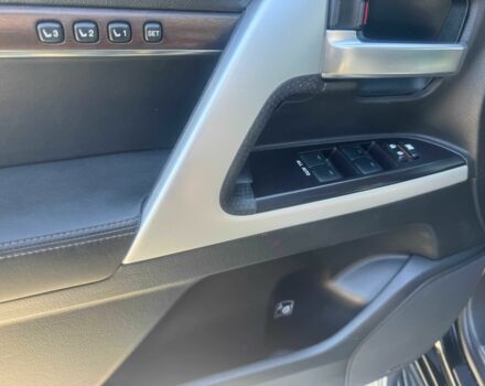 Черный Тойота Ленд Крузер 200, объемом двигателя 4.5 л и пробегом 217 тыс. км за 46400 $, фото 18 на Automoto.ua