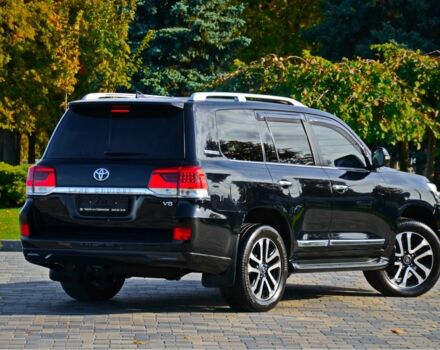 Черный Тойота Ленд Крузер 200, объемом двигателя 4.6 л и пробегом 137 тыс. км за 57500 $, фото 1 на Automoto.ua