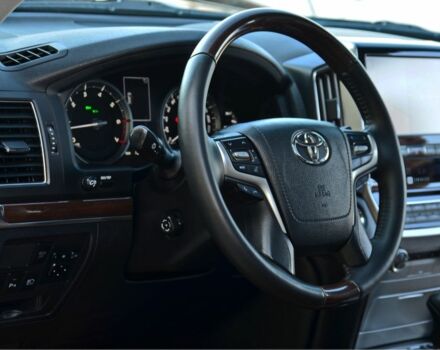 Черный Тойота Ленд Крузер 200, объемом двигателя 4.6 л и пробегом 137 тыс. км за 57500 $, фото 8 на Automoto.ua