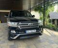 Черный Тойота Ленд Крузер 200, объемом двигателя 4.5 л и пробегом 163 тыс. км за 51500 $, фото 1 на Automoto.ua