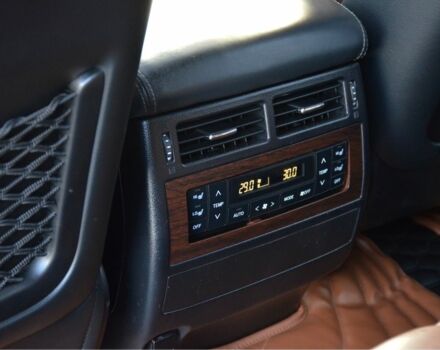 Черный Тойота Ленд Крузер 200, объемом двигателя 4.6 л и пробегом 137 тыс. км за 57500 $, фото 10 на Automoto.ua