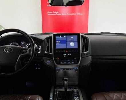 Черный Тойота Ленд Крузер 200, объемом двигателя 4.5 л и пробегом 250 тыс. км за 51049 $, фото 12 на Automoto.ua