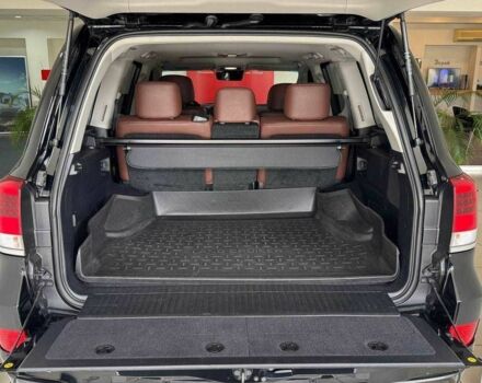 Черный Тойота Ленд Крузер 200, объемом двигателя 4.5 л и пробегом 250 тыс. км за 51049 $, фото 19 на Automoto.ua