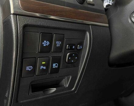 Черный Тойота Ленд Крузер 200, объемом двигателя 4.5 л и пробегом 250 тыс. км за 51049 $, фото 16 на Automoto.ua