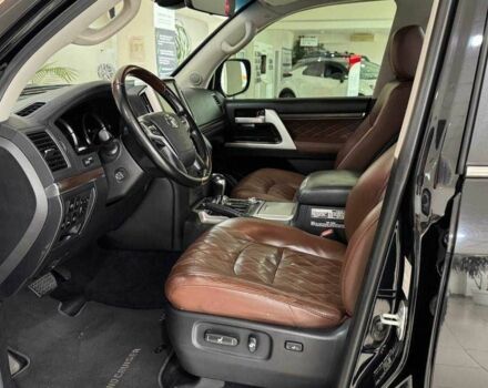 Черный Тойота Ленд Крузер 200, объемом двигателя 4.5 л и пробегом 250 тыс. км за 51049 $, фото 11 на Automoto.ua