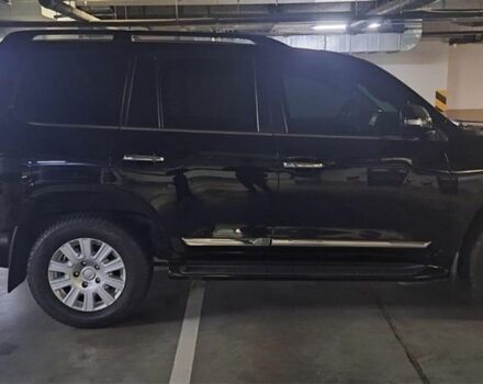 Черный Тойота Ленд Крузер 200, объемом двигателя 4.5 л и пробегом 43 тыс. км за 150000 $, фото 1 на Automoto.ua