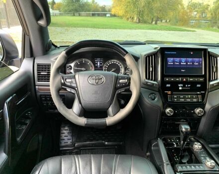 Черный Тойота Ленд Крузер 200, объемом двигателя 4.5 л и пробегом 190 тыс. км за 58888 $, фото 15 на Automoto.ua