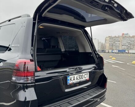 Черный Тойота Ленд Крузер 200, объемом двигателя 4.6 л и пробегом 115 тыс. км за 51900 $, фото 3 на Automoto.ua