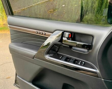 Черный Тойота Ленд Крузер 200, объемом двигателя 4.5 л и пробегом 190 тыс. км за 58888 $, фото 12 на Automoto.ua