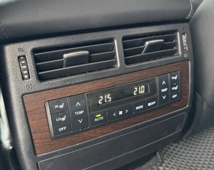 Черный Тойота Ленд Крузер 200, объемом двигателя 4.5 л и пробегом 113 тыс. км за 55000 $, фото 7 на Automoto.ua