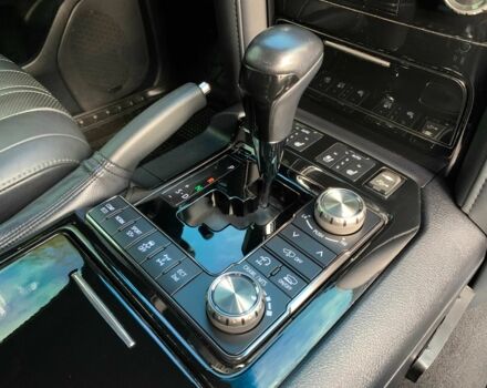 Черный Тойота Ленд Крузер 200, объемом двигателя 4.5 л и пробегом 190 тыс. км за 58888 $, фото 18 на Automoto.ua