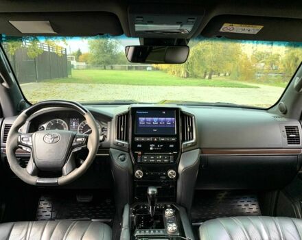 Черный Тойота Ленд Крузер 200, объемом двигателя 4.5 л и пробегом 190 тыс. км за 58888 $, фото 21 на Automoto.ua