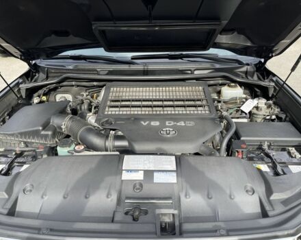 Черный Тойота Ленд Крузер 200, объемом двигателя 0.45 л и пробегом 121 тыс. км за 68000 $, фото 11 на Automoto.ua