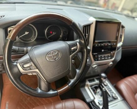 Черный Тойота Ленд Крузер 200, объемом двигателя 4.5 л и пробегом 110 тыс. км за 62500 $, фото 5 на Automoto.ua