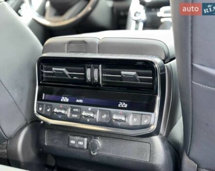 Черный Тойота Ленд Крузер 200, объемом двигателя 3.3 л и пробегом 154 тыс. км за 72990 $, фото 23 на Automoto.ua