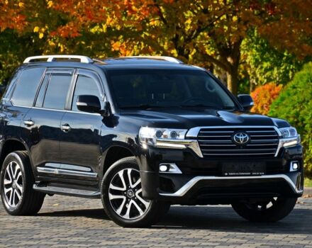 Черный Тойота Ленд Крузер 200, объемом двигателя 4.6 л и пробегом 137 тыс. км за 57500 $, фото 1 на Automoto.ua