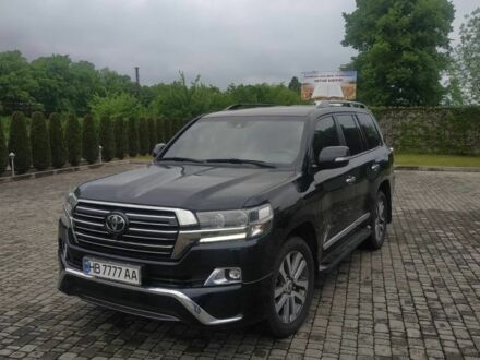 Тойота Ленд Крузер 200 2017 у Чернівцях на Automoto.ua Чорний Тойота Ленд Крузер 200, об'ємом двигуна 4.5 л та пробігом 98 тис. км за 58500 $, фото 1 на Automoto.ua