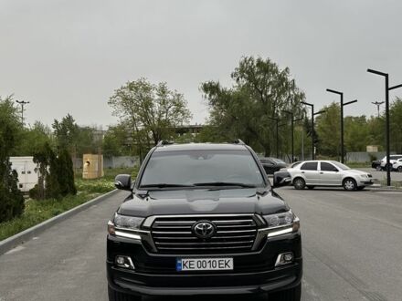 Черный Тойота Ленд Крузер 200, объемом двигателя 4.5 л и пробегом 158 тыс. км за 56900 $, фото 1 на Automoto.ua