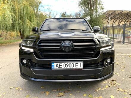Тойота Ленд Крузер 200 2019 в Кривом Роге на Automoto.ua Черный Тойота Ленд Крузер 200, объемом двигателя 4.5 л и пробегом 190 тыс. км за 58888 $, фото 1 на Automoto.ua