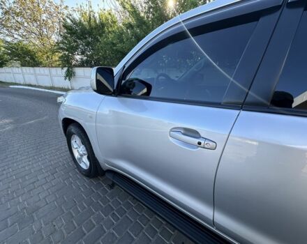 Серый Тойота Ленд Крузер 200, объемом двигателя 4.5 л и пробегом 330 тыс. км за 23900 $, фото 10 на Automoto.ua