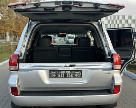 Серый Тойота Ленд Крузер 200, объемом двигателя 4.5 л и пробегом 340 тыс. км за 23000 $, фото 18 на Automoto.ua