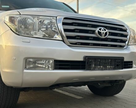 Серый Тойота Ленд Крузер 200, объемом двигателя 4.5 л и пробегом 340 тыс. км за 23000 $, фото 19 на Automoto.ua