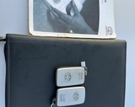 Серый Тойота Ленд Крузер 200, объемом двигателя 4.5 л и пробегом 340 тыс. км за 23000 $, фото 6 на Automoto.ua