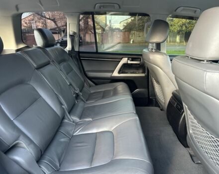 Серый Тойота Ленд Крузер 200, объемом двигателя 4.5 л и пробегом 340 тыс. км за 23000 $, фото 12 на Automoto.ua