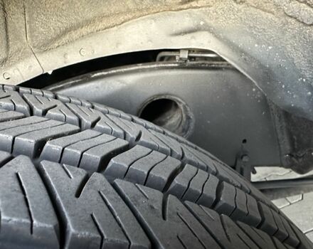 Серый Тойота Ленд Крузер 200, объемом двигателя 4.5 л и пробегом 340 тыс. км за 23000 $, фото 5 на Automoto.ua