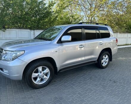 Серый Тойота Ленд Крузер 200, объемом двигателя 4.5 л и пробегом 330 тыс. км за 23900 $, фото 1 на Automoto.ua