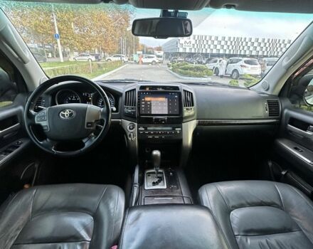 Серый Тойота Ленд Крузер 200, объемом двигателя 4.5 л и пробегом 340 тыс. км за 23000 $, фото 9 на Automoto.ua