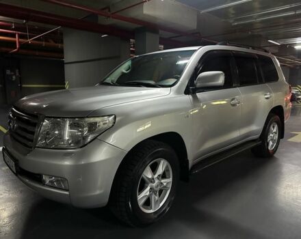 Серый Тойота Ленд Крузер 200, объемом двигателя 4.5 л и пробегом 330 тыс. км за 23900 $, фото 7 на Automoto.ua