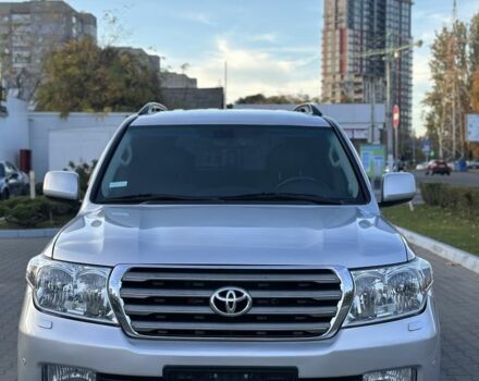 Серый Тойота Ленд Крузер 200, объемом двигателя 4.5 л и пробегом 340 тыс. км за 23000 $, фото 17 на Automoto.ua