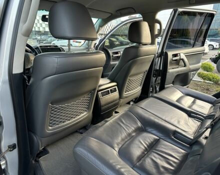 Серый Тойота Ленд Крузер 200, объемом двигателя 4.5 л и пробегом 340 тыс. км за 23000 $, фото 14 на Automoto.ua